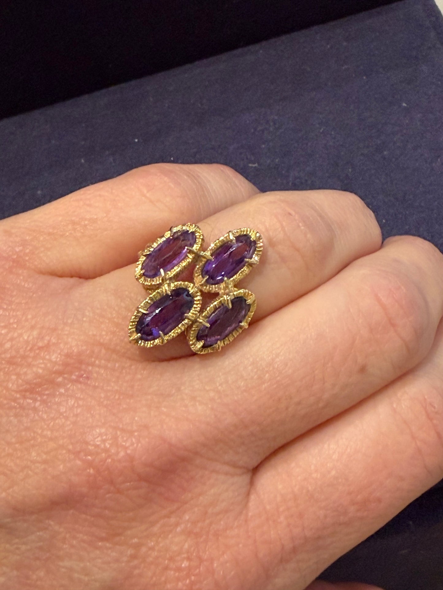 BAGUE SEVENTIES OR TEXTURE & AMETHYSTES
