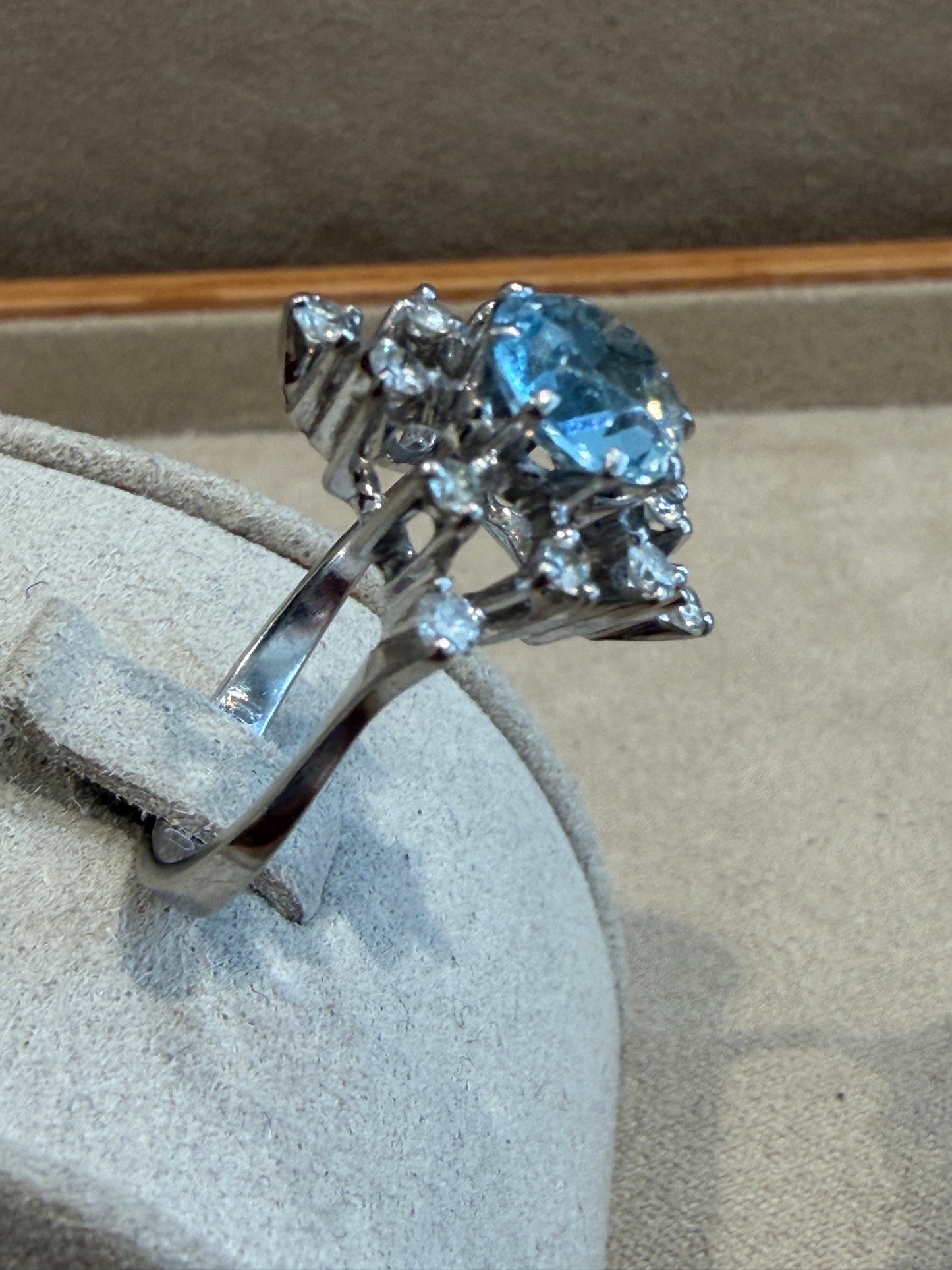 BAGUE COCKTAIL AIGUE-MARINE & DIAMANTS