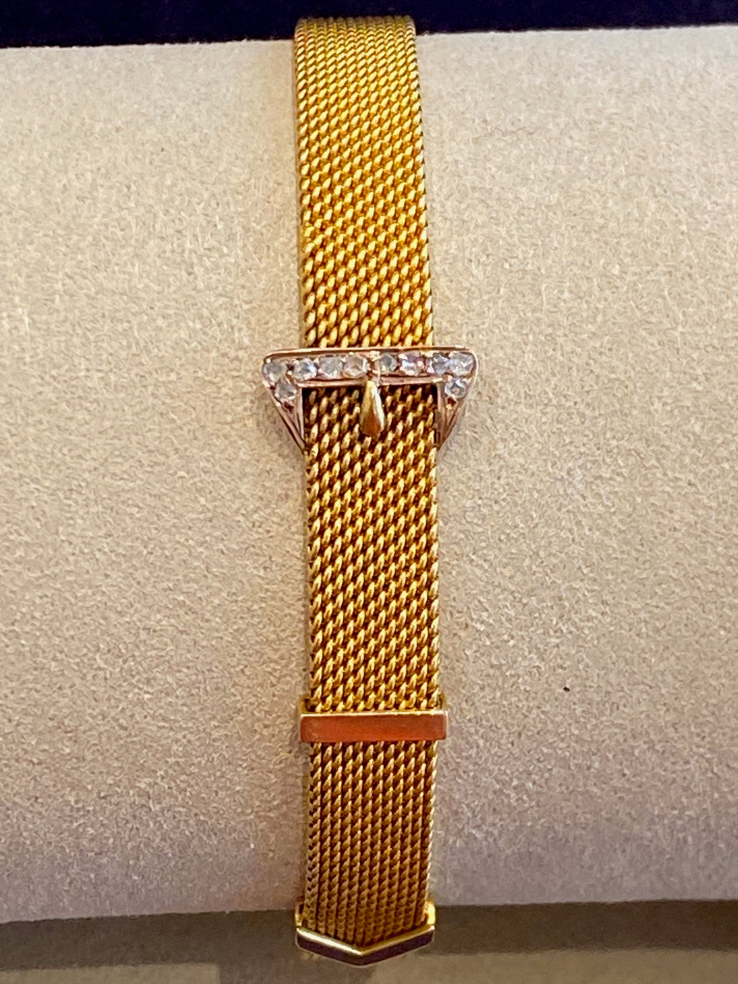 Bracelet ancien en or maille milanaise  au motif de ceinture