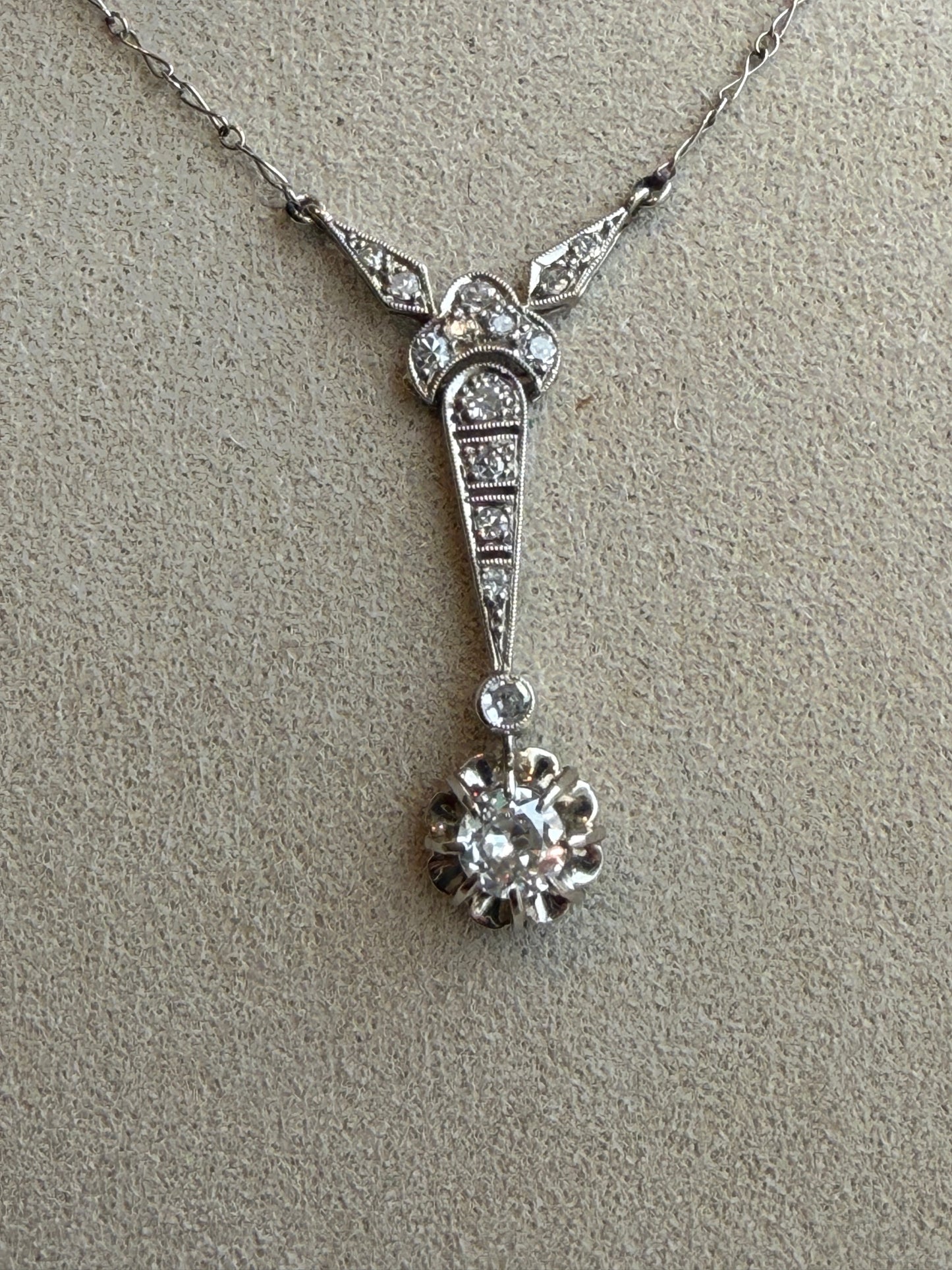 COLLIER PENDENTIF ART DECO