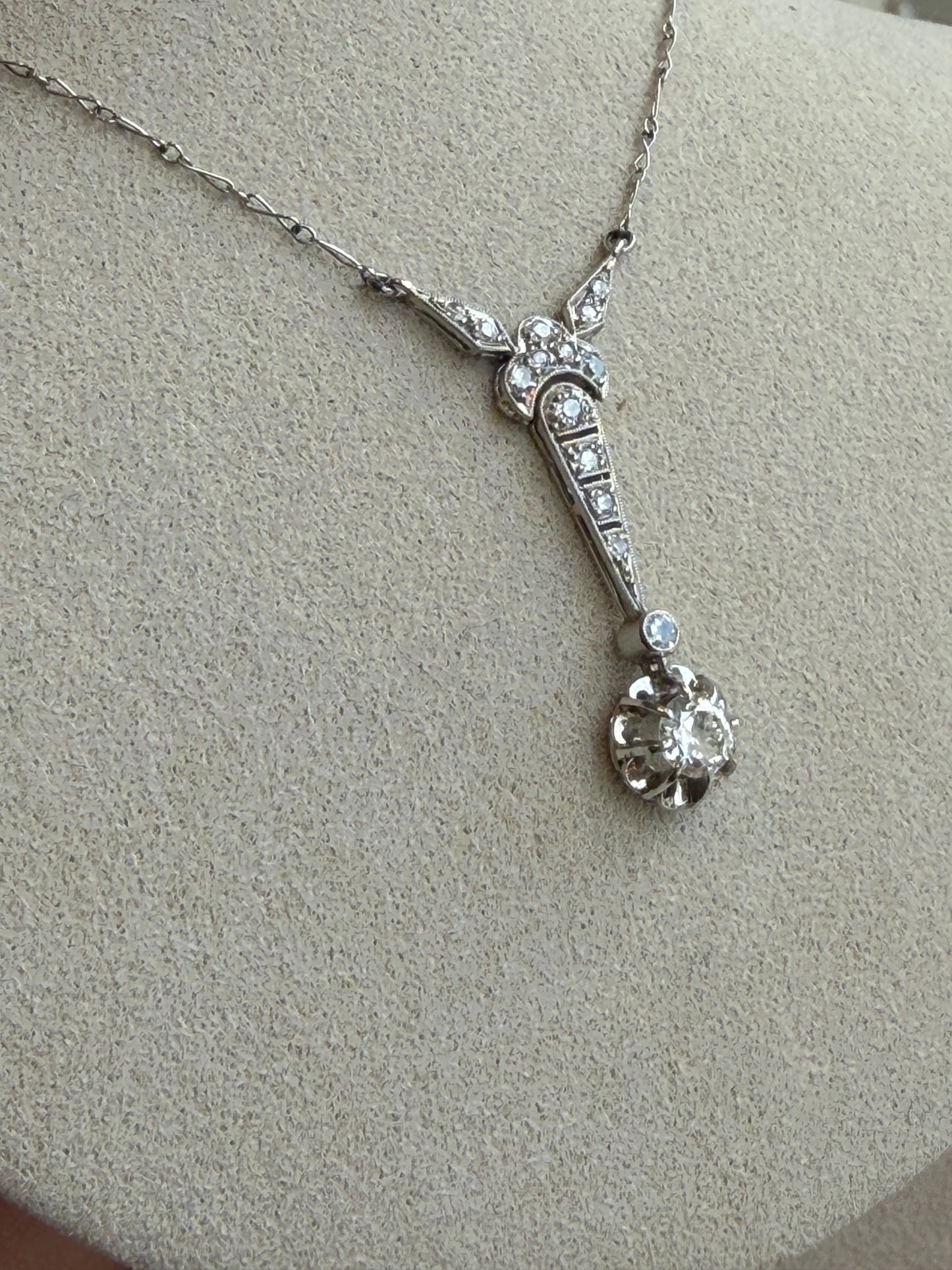 COLLIER PENDENTIF ART DECO