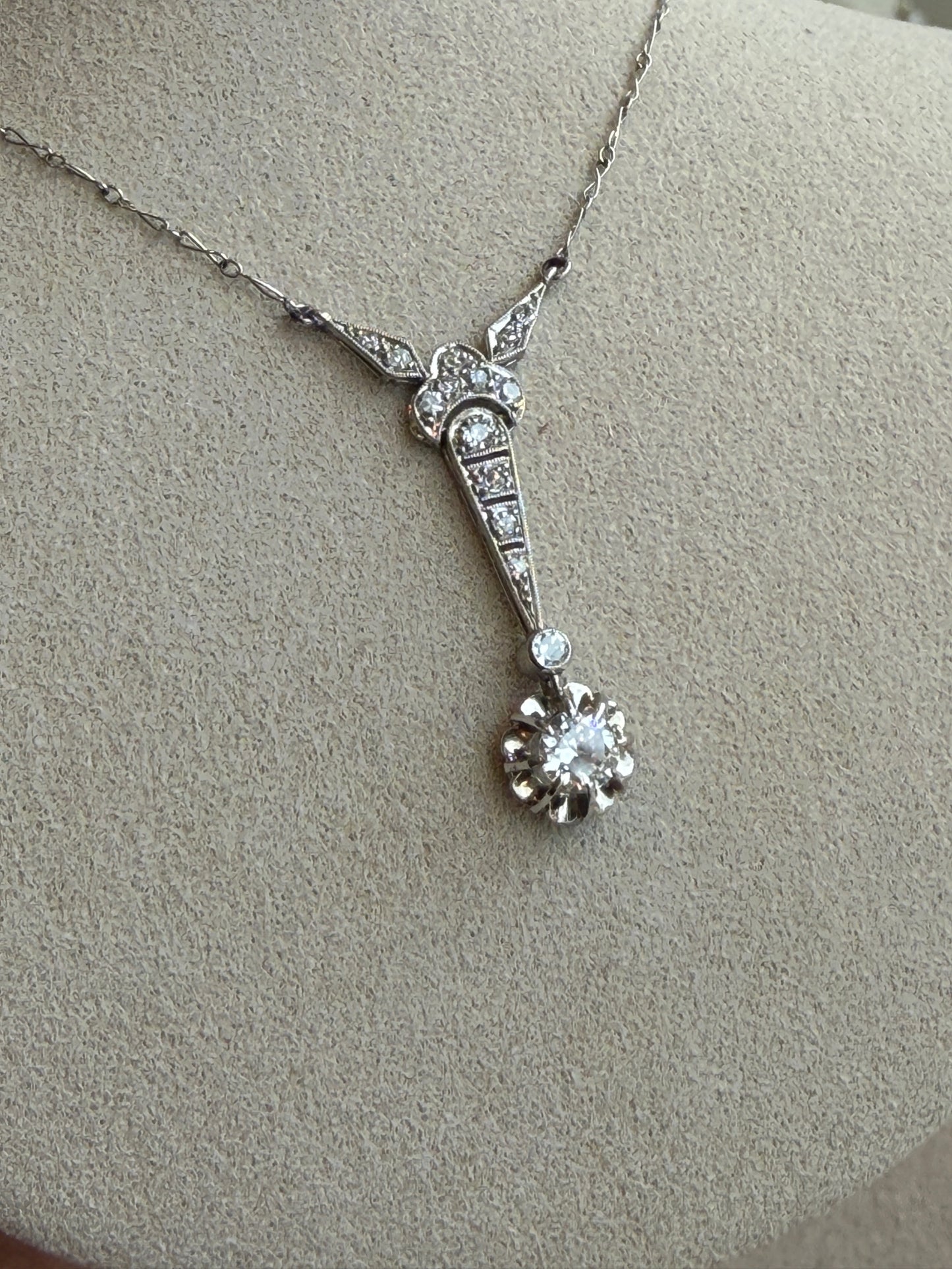 COLLIER PENDENTIF ART DECO