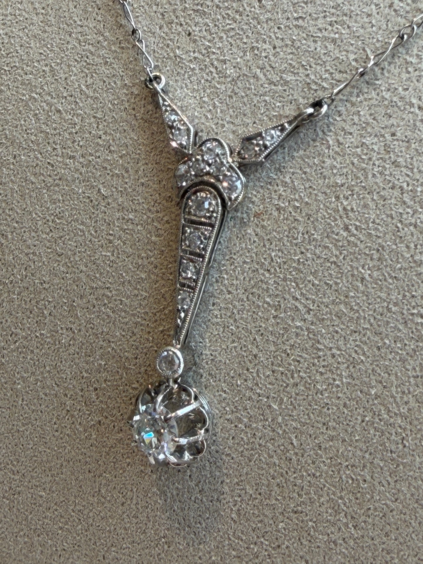COLLIER PENDENTIF ART DECO