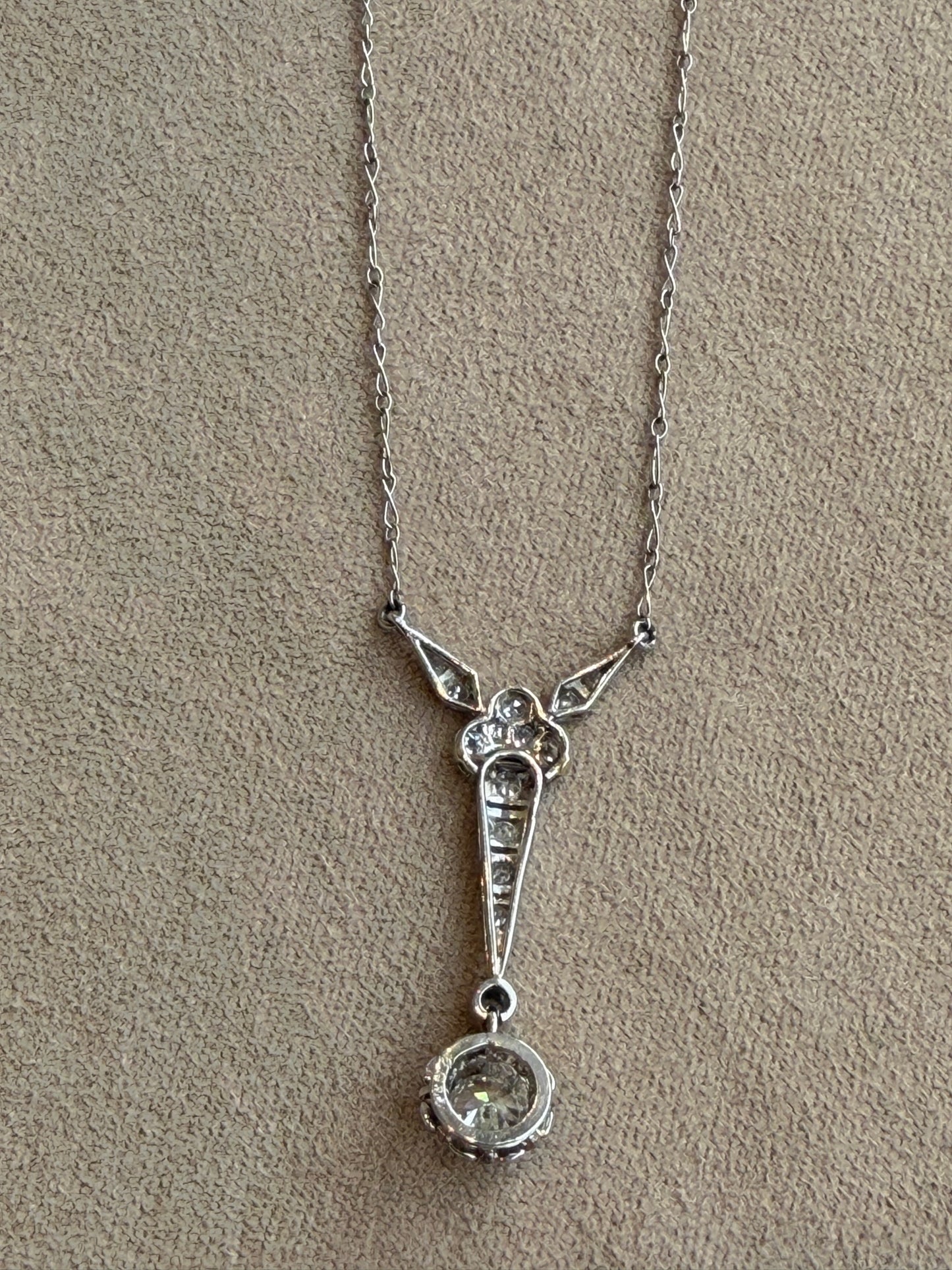 COLLIER PENDENTIF ART DECO