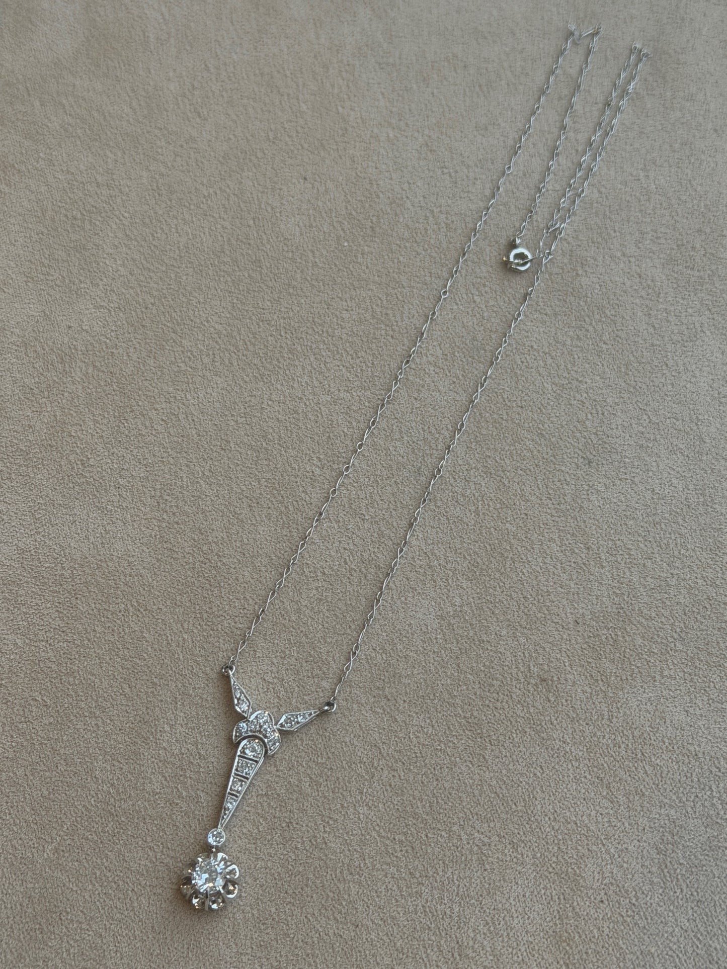 COLLIER PENDENTIF ART DECO