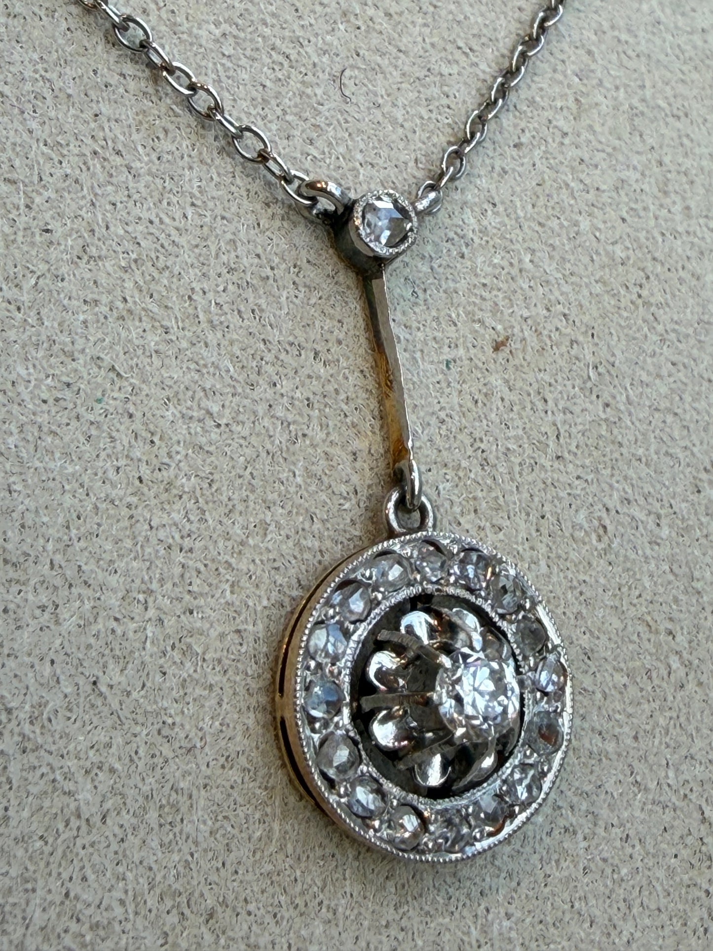 COLLIER PENDENTIF  CIBLE ART DECO