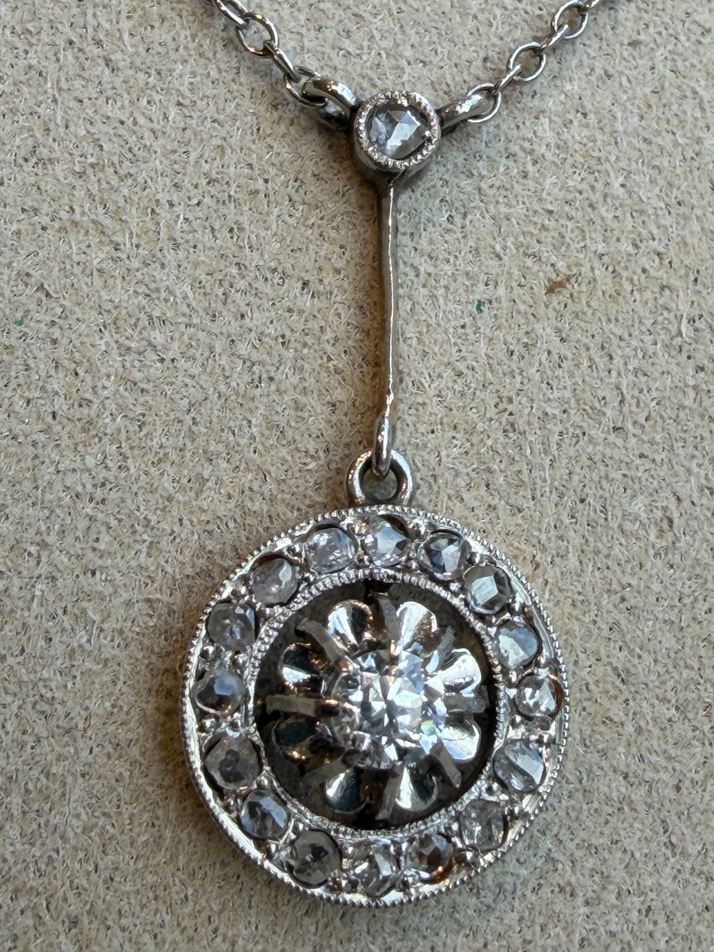 COLLIER PENDENTIF  CIBLE ART DECO