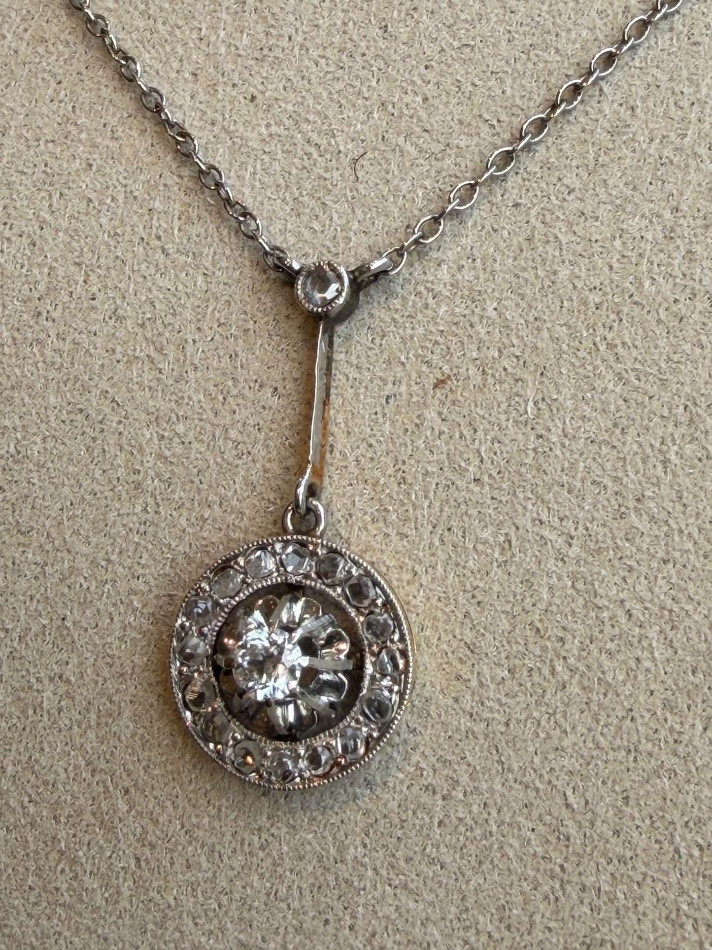 COLLIER PENDENTIF  CIBLE ART DECO