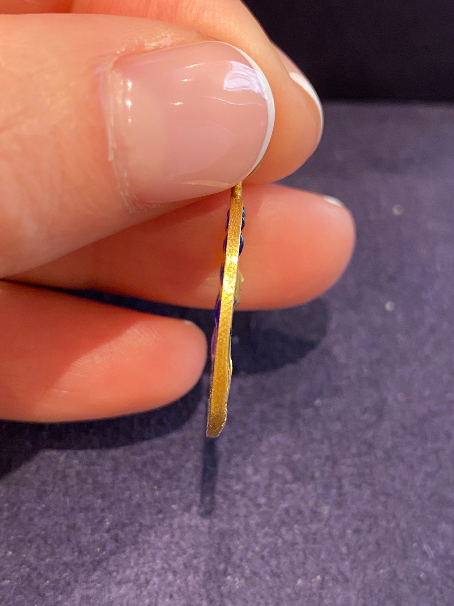 MEDAILLE DE LA VIERGE EMAUX PLIQUE A JOUR