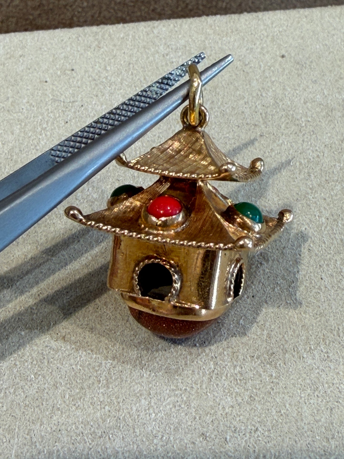 PENDENTIF CHARMS PAGODE