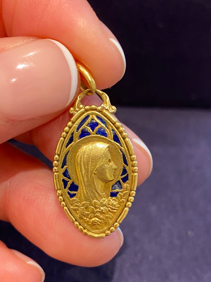 MEDAILLE DE LA VIERGE EMAUX PLIQUE A JOUR