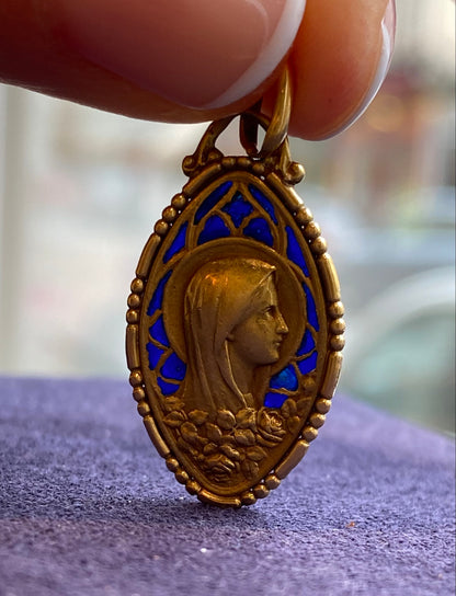 MEDAILLE DE LA VIERGE EMAUX PLIQUE A JOUR