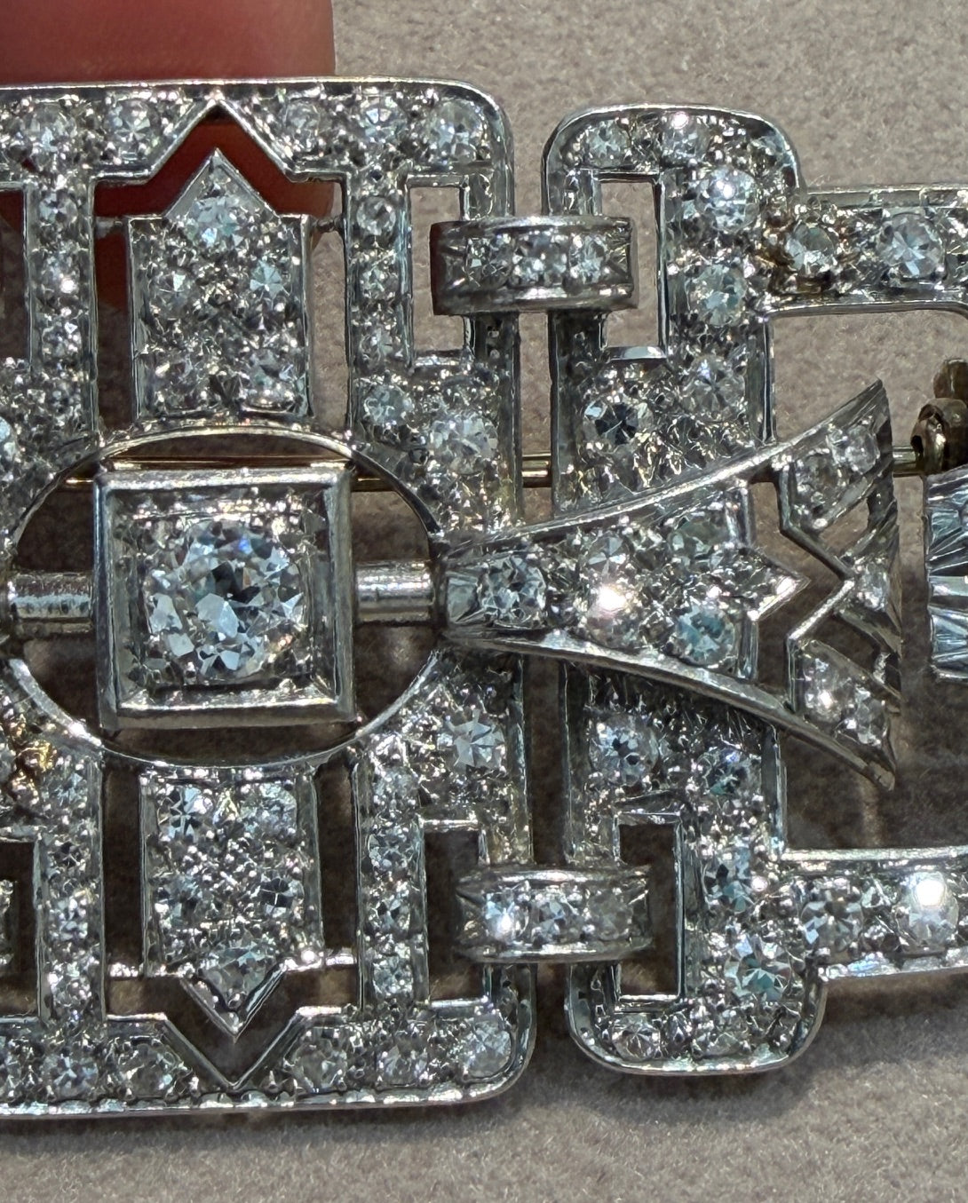 IMPORTANTE  BROCHE ART DECO  PLATINE  & DIAMANTS