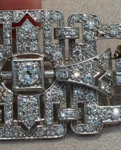 IMPORTANTE  BROCHE ART DECO  PLATINE  & DIAMANTS