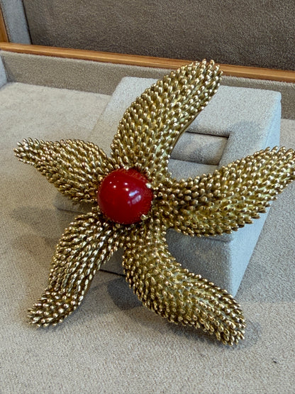 BROCHE ETOILE DE MER EN OR JAUNE 18K