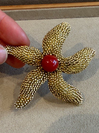 BROCHE ETOILE DE MER EN OR JAUNE 18K