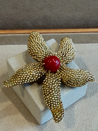 BROCHE ETOILE DE MER EN OR JAUNE 18K