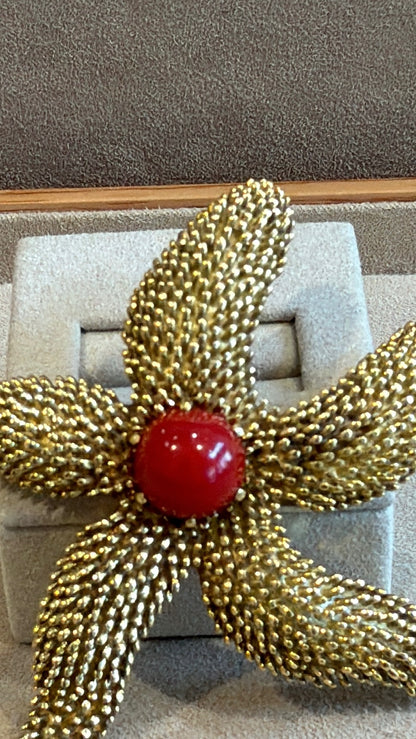 BROCHE ETOILE DE MER EN OR JAUNE 18K