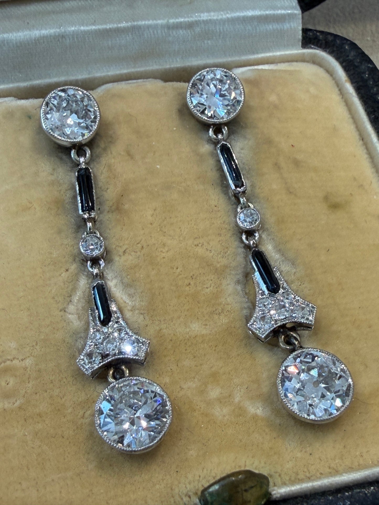 PENDANTS D'OREILLES ART DECO