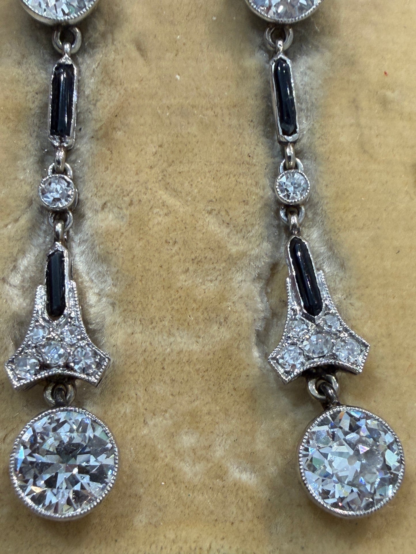 PENDANTS D'OREILLES ART DECO