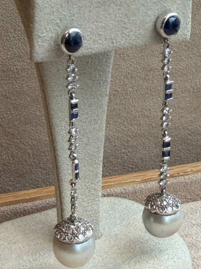 BOUCLES D'OREILLES PENDANTES PERLES, DIAMANTS & SAPHIRS