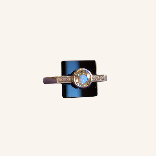 BAGUE STYLE ART DECO, DIAMANTS & ONYX