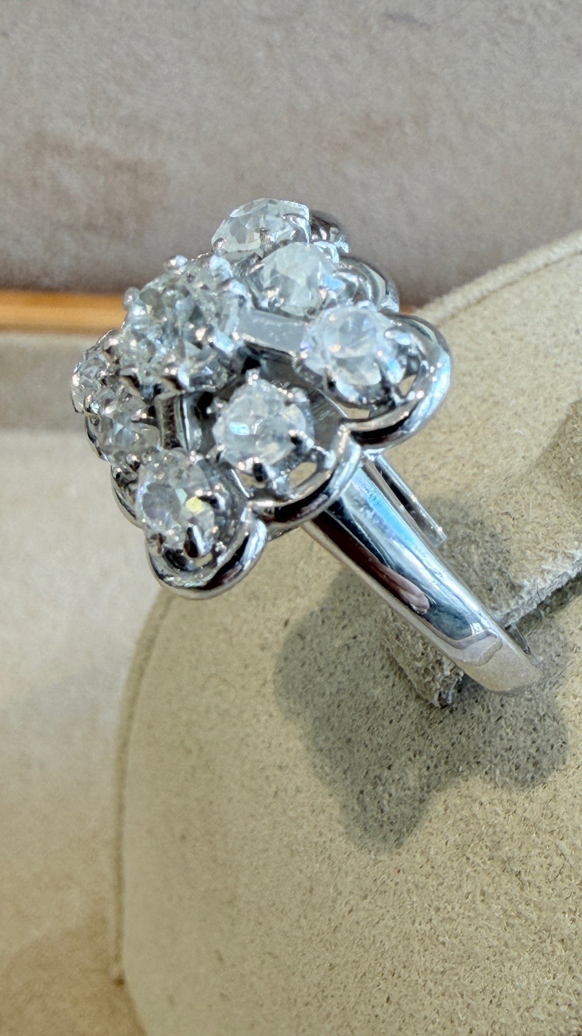 MAUBOUSSIN, BAGUE PLATINE & DIAMANTS