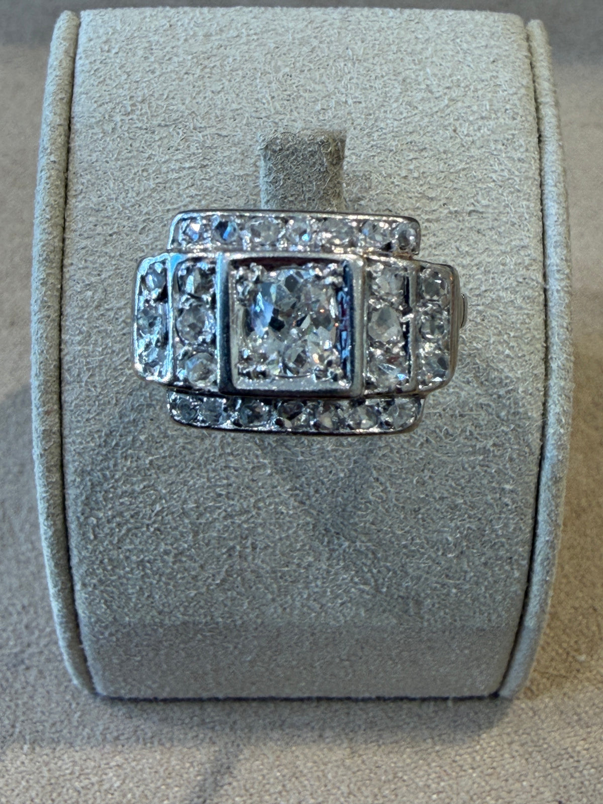 BAGUE ART DECO PLATINE & DIAMANTS