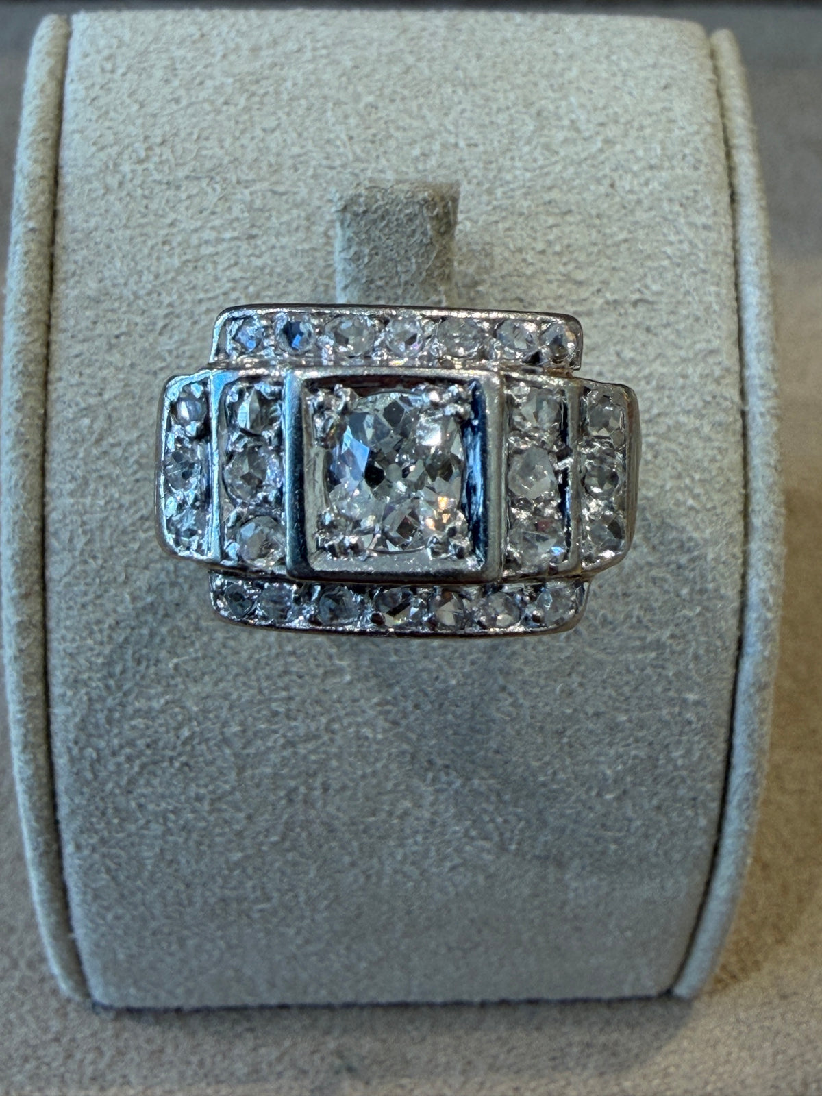 BAGUE ART DECO PLATINE & DIAMANTS