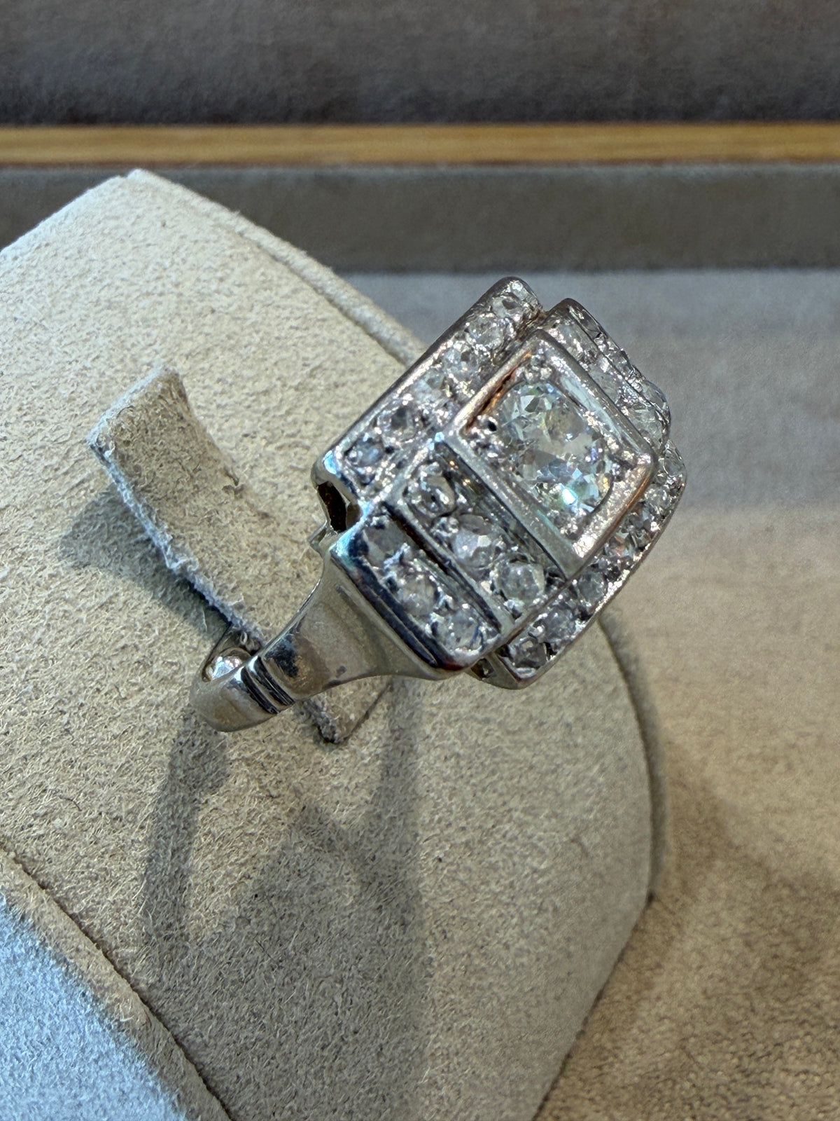 BAGUE ART DECO PLATINE & DIAMANTS