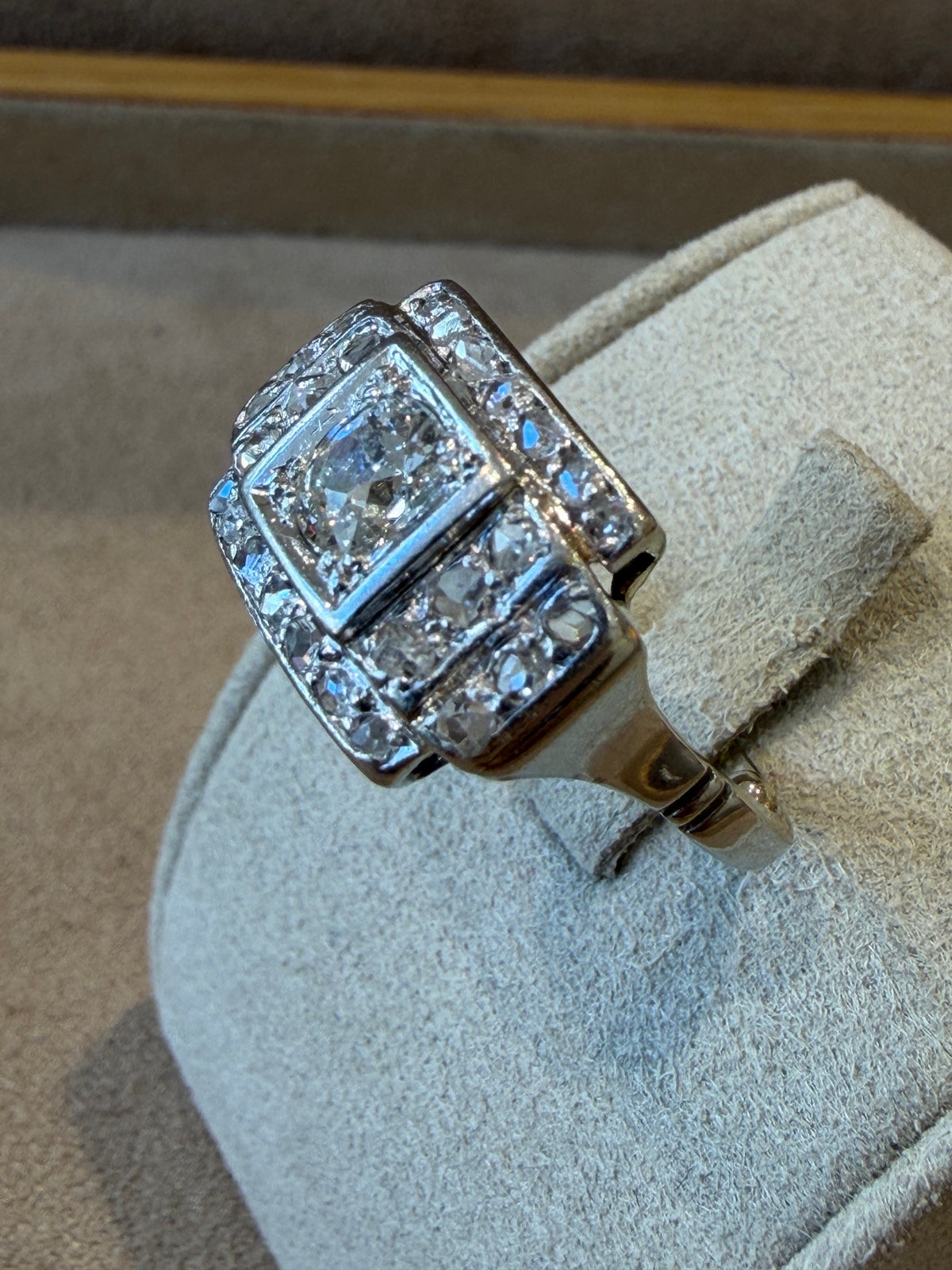 BAGUE ART DECO PLATINE & DIAMANTS