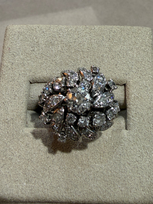 BAGUE ANCIENNE  FLEUR EN DIAMANTS
