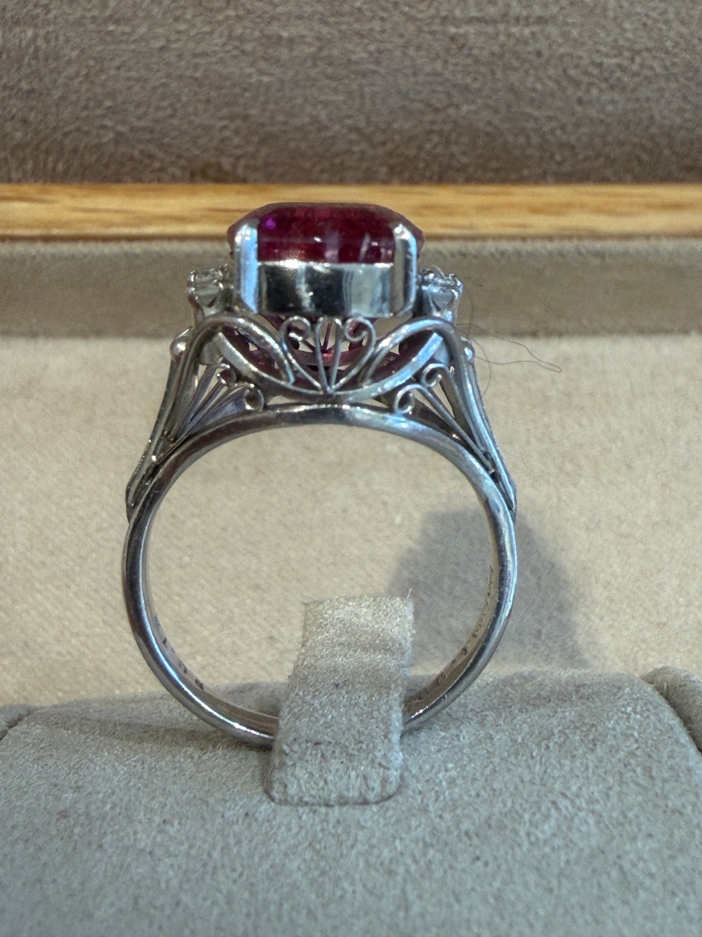 BAGUE ANCIENNE RUBELLITE & DIAMANTS