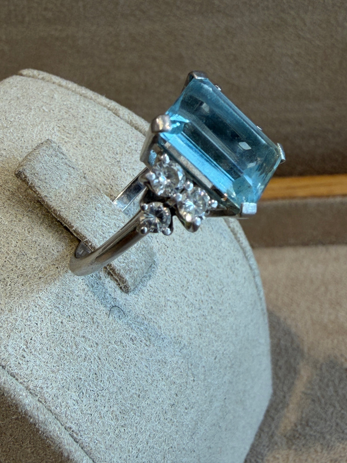 BAGUE EN PLATINE AIGUE MARINE & DIAMANTS