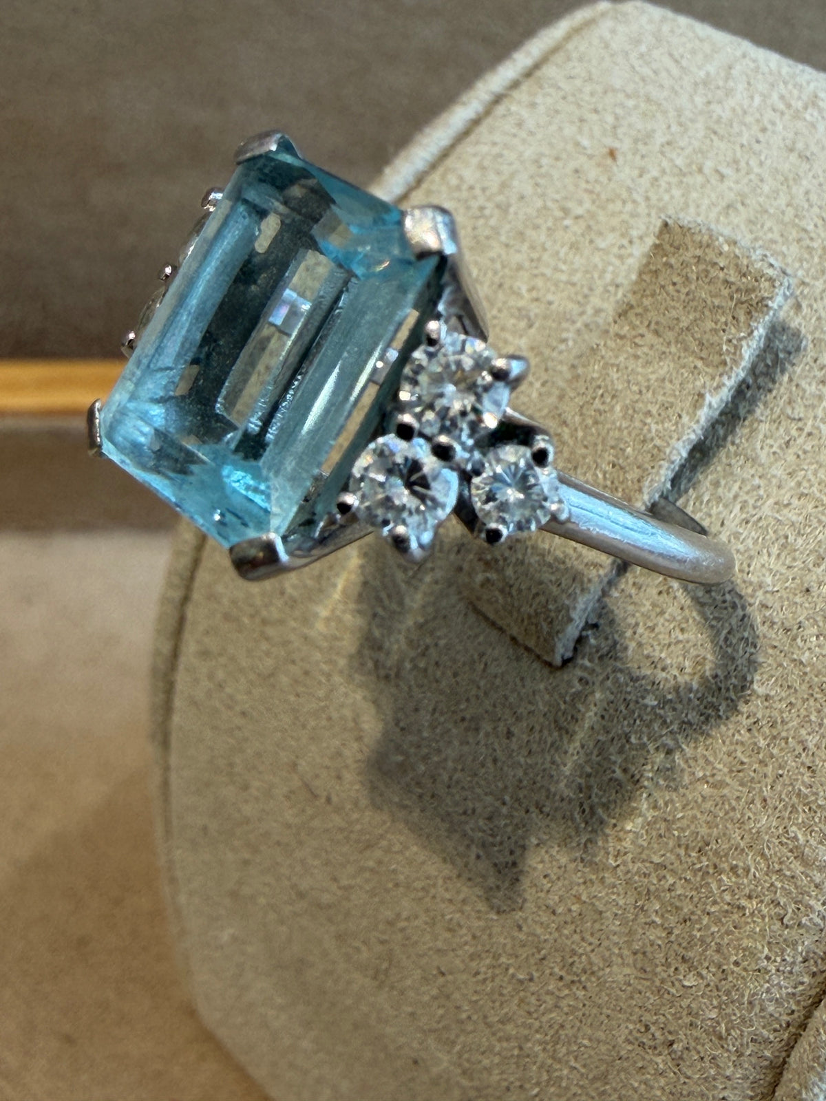 BAGUE EN PLATINE AIGUE MARINE & DIAMANTS