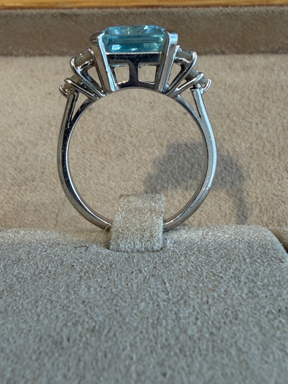 BAGUE EN PLATINE AIGUE MARINE & DIAMANTS