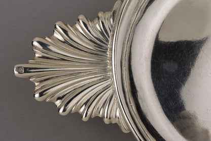 Ecuelle à oreilles en Argent, Paris, 1744-1745 Par Paul Nicard