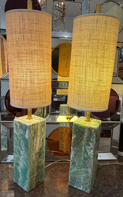 PAIRE DE LAMPES ITALIENNES EN MARBRE DU BRESIL