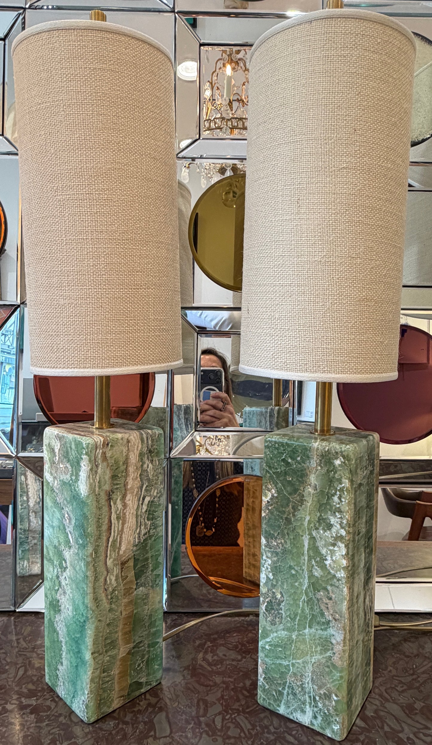 PAIRE DE LAMPES ITALIENNES EN MARBRE DU BRESIL
