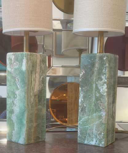PAIRE DE LAMPES ITALIENNES EN MARBRE DU BRESIL