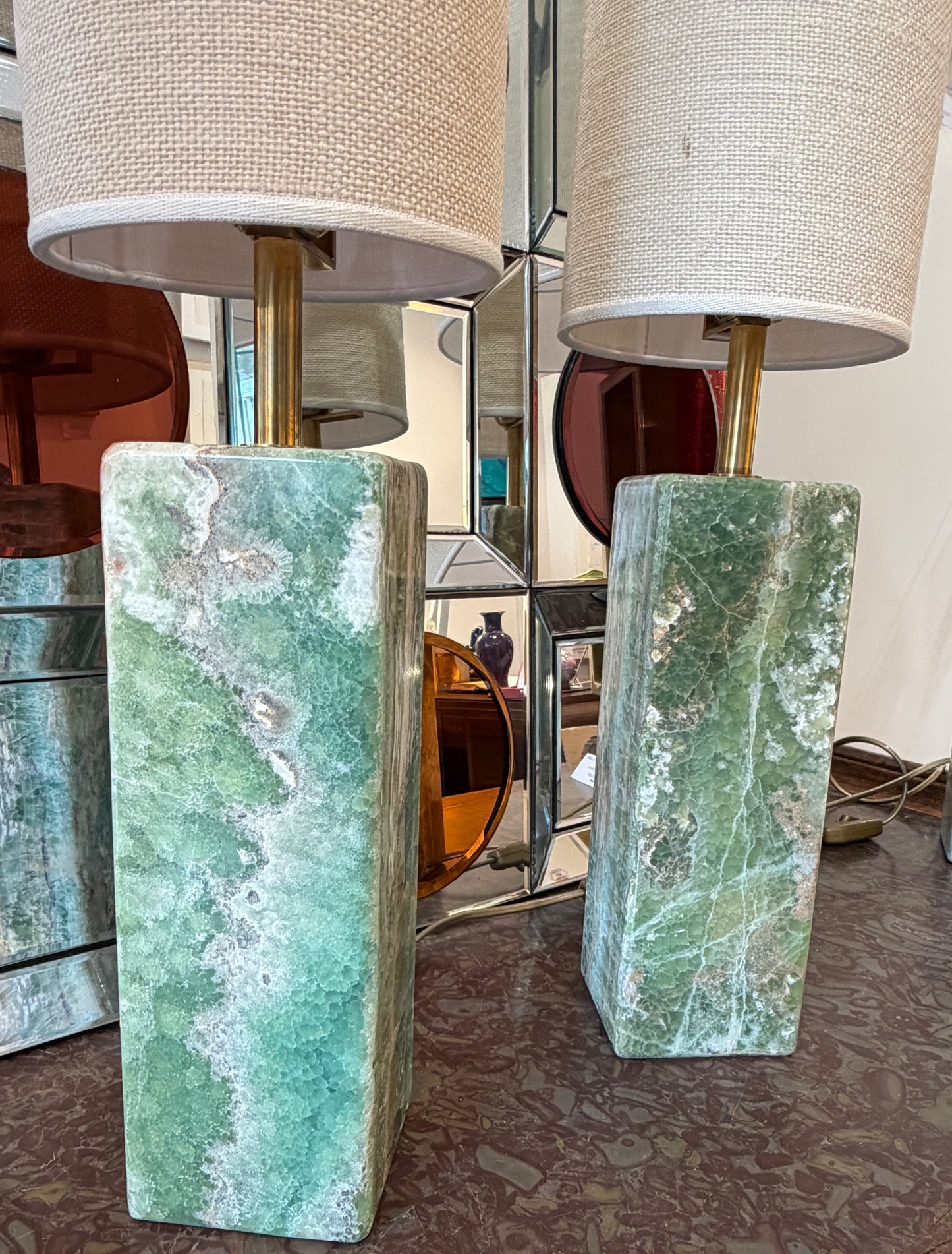 PAIRE DE LAMPES ITALIENNES EN MARBRE DU BRESIL