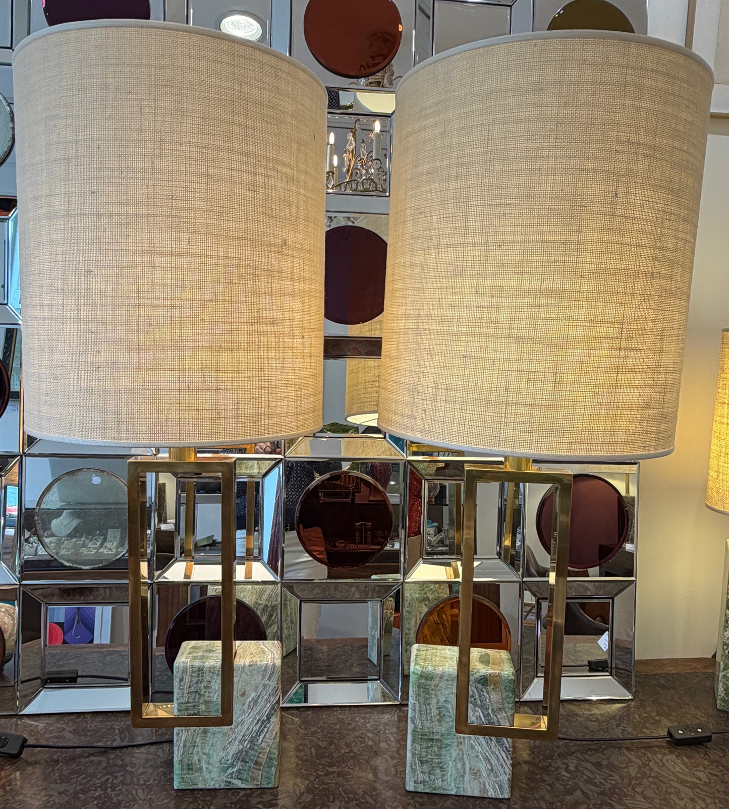 IMPORTANTE PAIRE DE LAMPES ITALIENNE EN MARBRE DU BRESIL