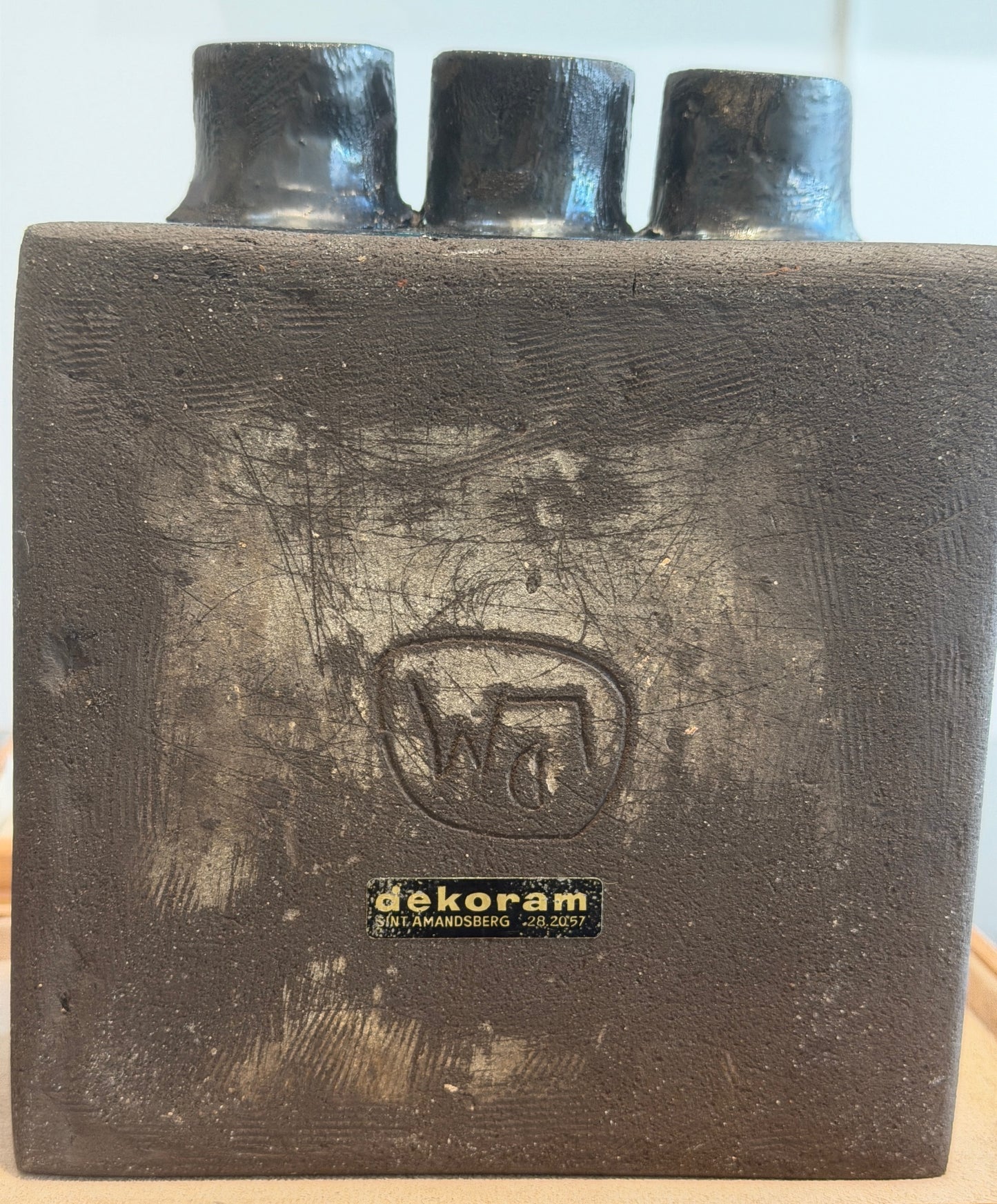 PERIGEM dans le goût de, CENDRIER BRUTALISTE