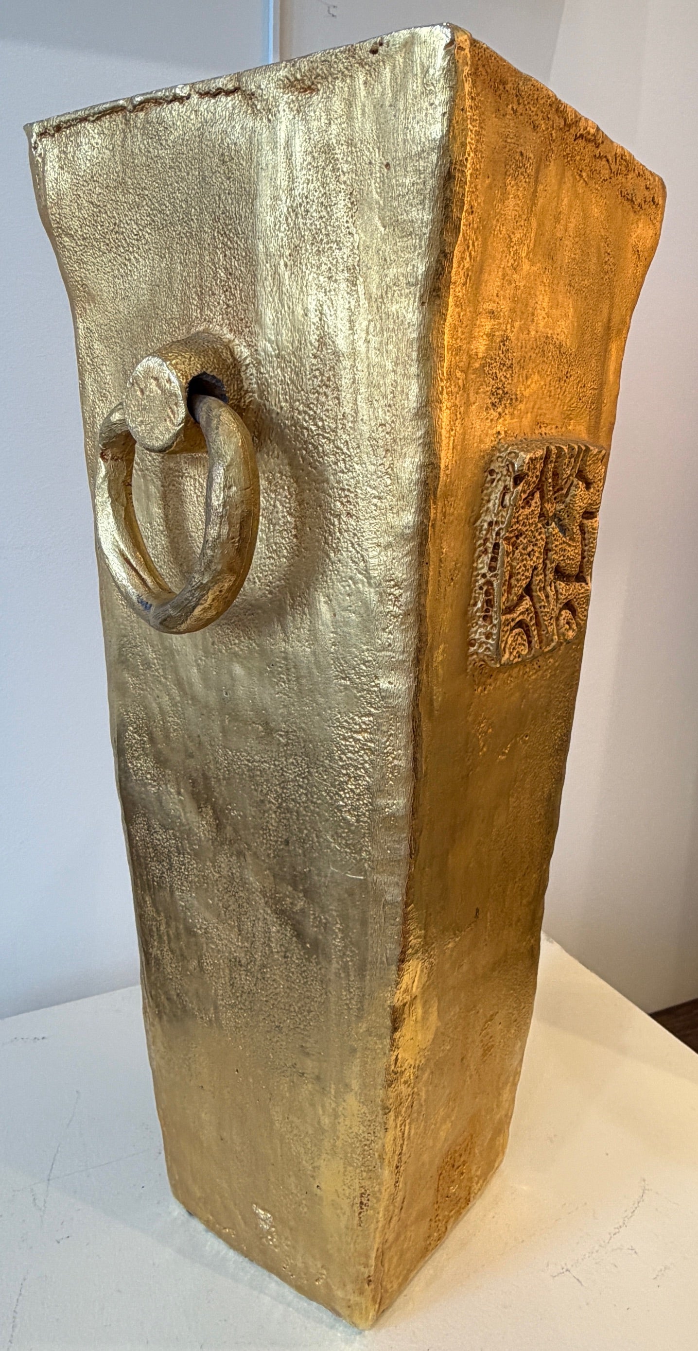 PIERRE CASENOVE, GRAND VASE EN BRONZE DORE