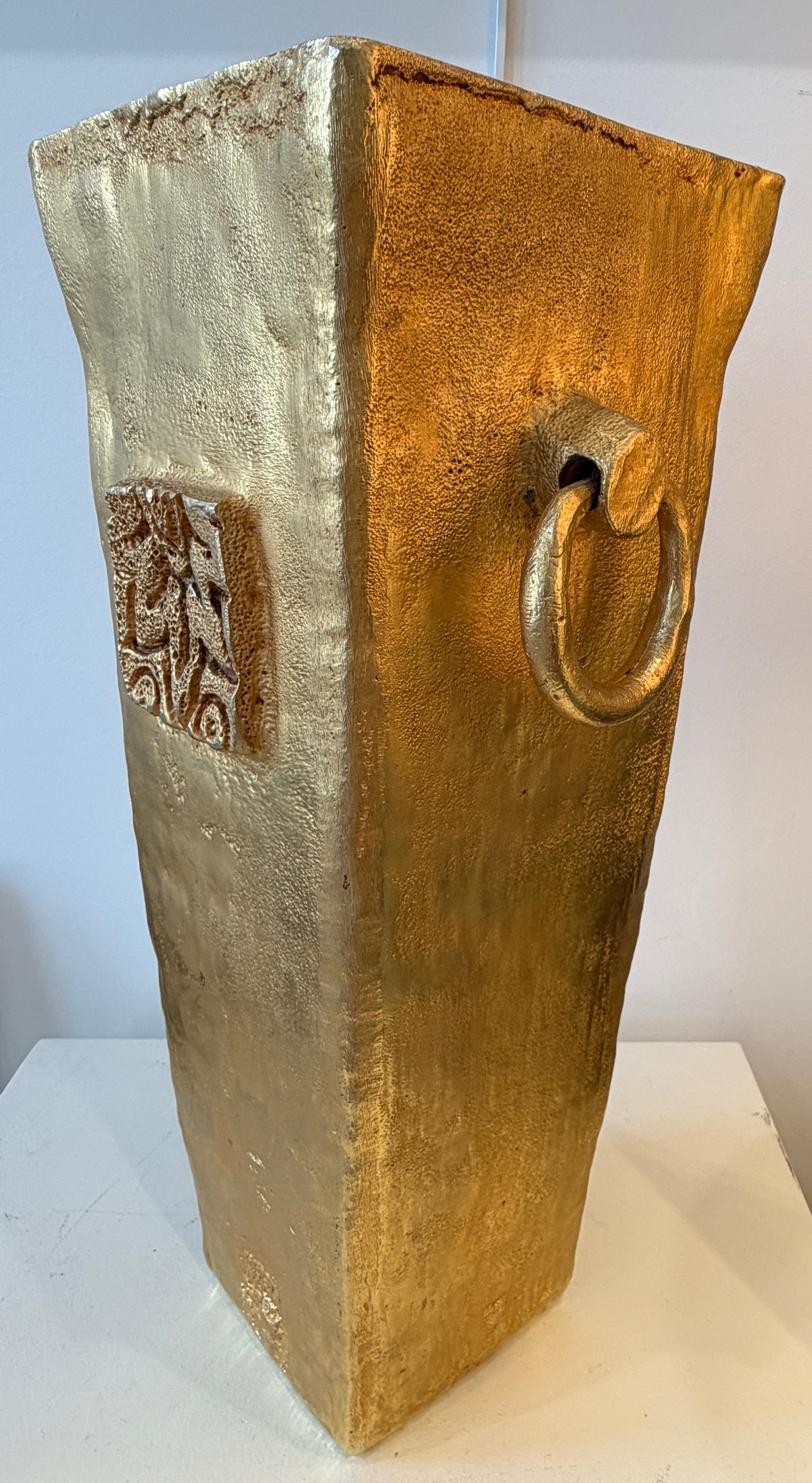 PIERRE CASENOVE, GRAND VASE EN BRONZE DORE
