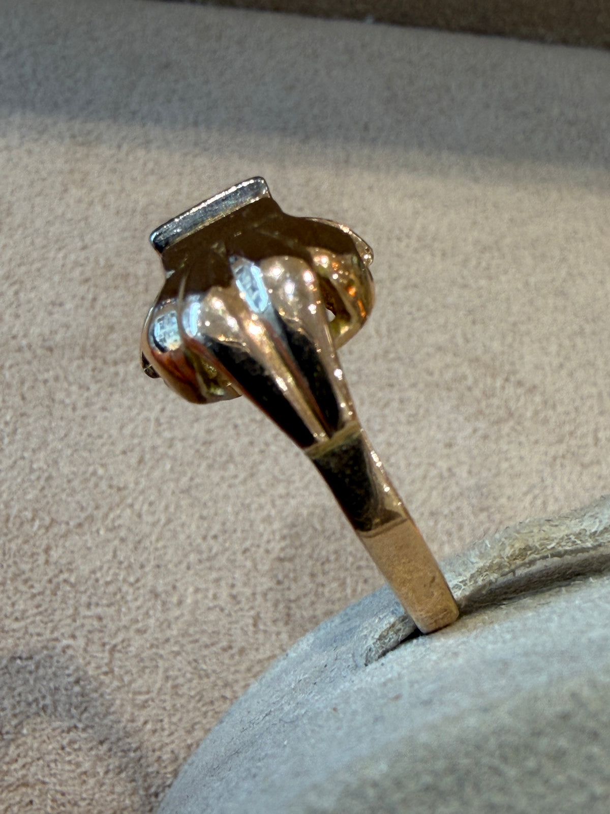 BAGUE TANK