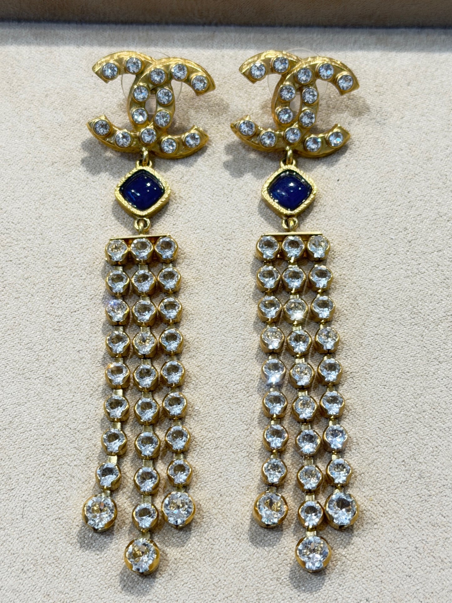 CHANEL BOUCLES D'OREILLES  CASCADE DE STRASS