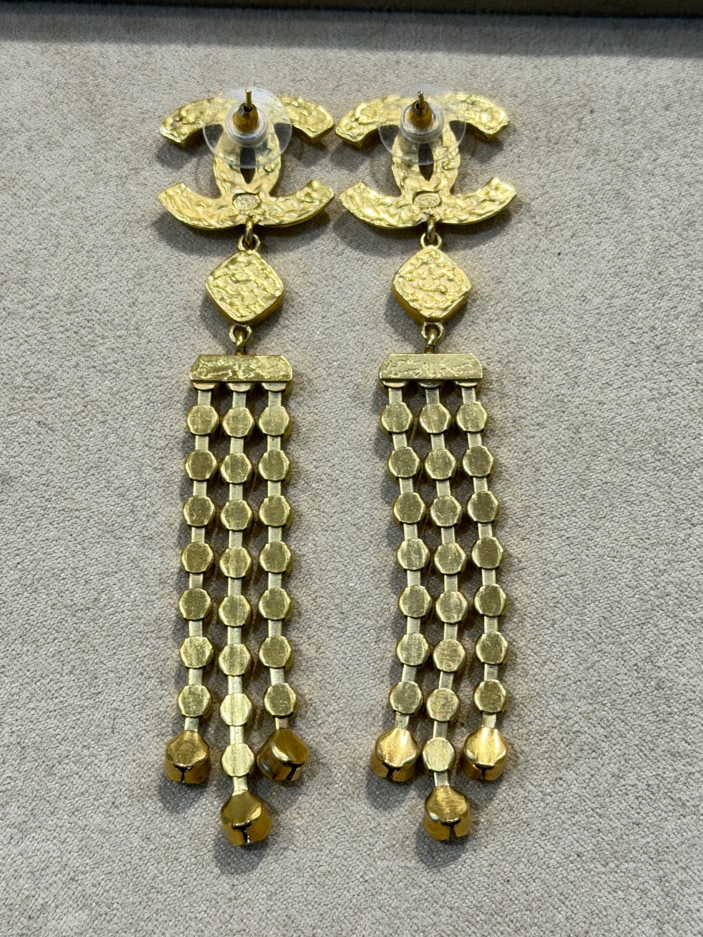 CHANEL BOUCLES D'OREILLES  CASCADE DE STRASS