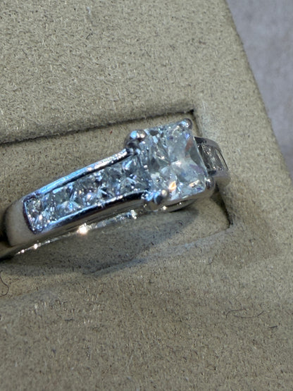 BAGUE OR GRIS & DIAMANT BLANC EXCEPTIONNELLE