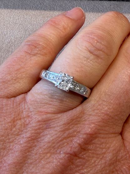 BAGUE OR GRIS & DIAMANT BLANC EXCEPTIONNELLE